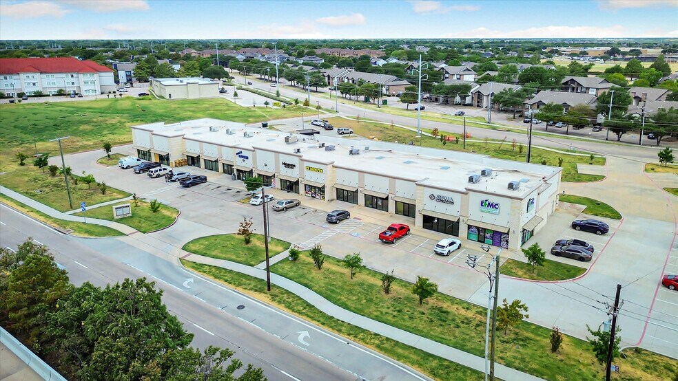 429 E Interstate 30, Garland, TX à louer - Photo de l’immeuble – Image 1 sur 7