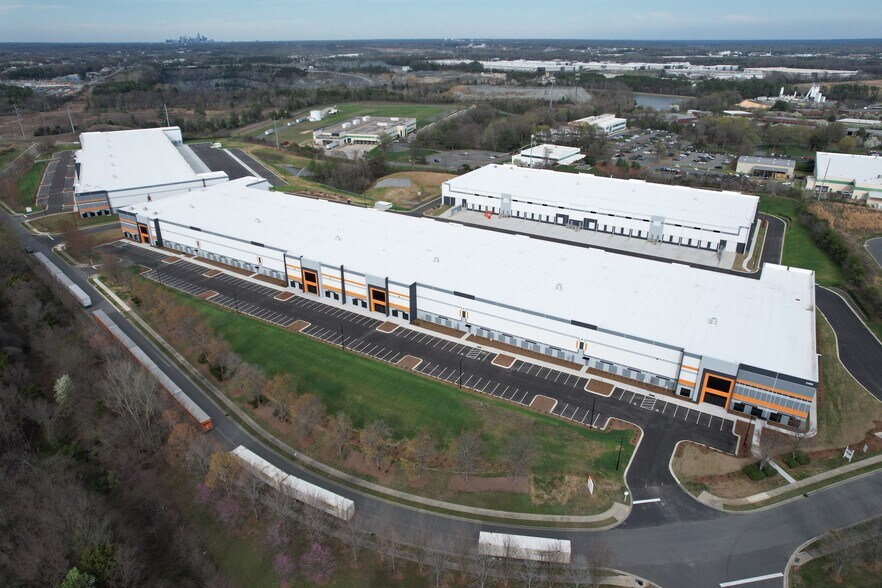3480 Stateview Blvd, Fort Mill, SC à louer - Photo de l’immeuble – Image 3 sur 13