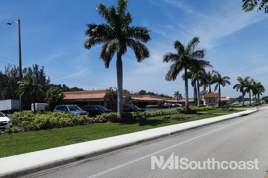 3800 SE Dixie Hwy, Stuart, FL à louer - Photo de l’immeuble – Image 3 sur 8