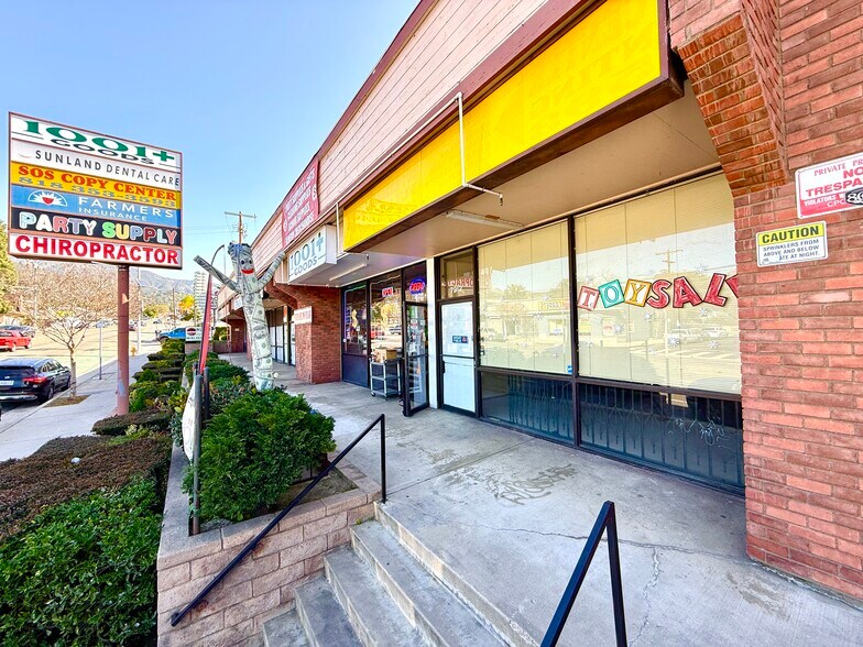 7902-7912 Foothill Blvd, Sunland, CA à louer - Photo de l’immeuble – Image 2 sur 13