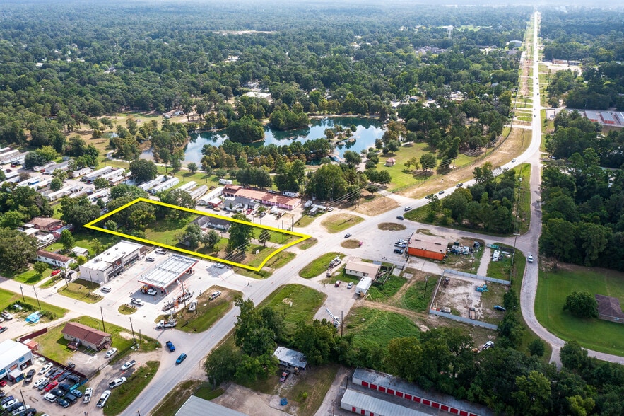 22549 Ford Rd, Porter, TX à vendre - Photo de l’immeuble – Image 3 sur 9