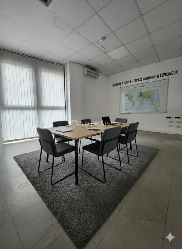 Plus de détails pour Industriel/Logistique à louer