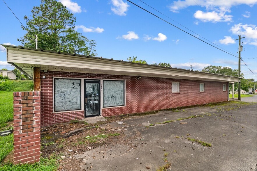 1402 Riverbend Rd, Dalton, GA à vendre - Photo de l’immeuble – Image 3 sur 23