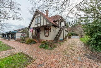 Plus de détails pour 5 All Souls Cres, Asheville, NC - Local commercial à louer