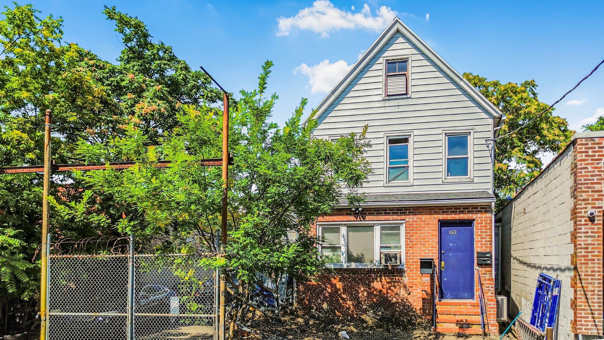 4513 Byron Ave, Bronx, NY à vendre Photo de l’immeuble– Image 1 sur 12