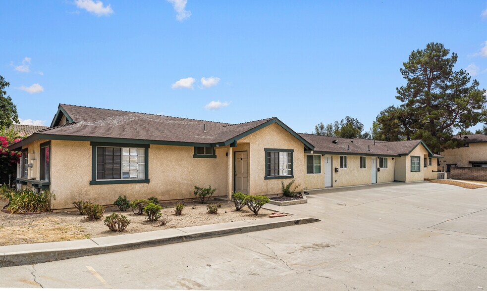 144-168 E Baseline Rd, San Dimas, CA à vendre - Photo de l’immeuble – Image 3 sur 8