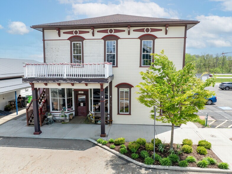 127 Canal St SE, Bolivar, OH à vendre - Photo principale – Image 1 sur 19