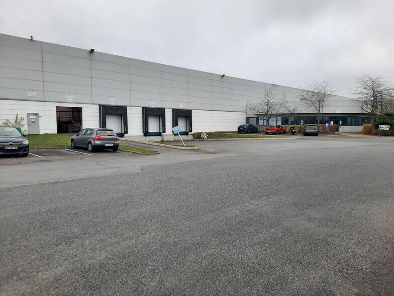 Industriel/Logistique dans Lieusaint à louer - Photo de l’immeuble – Image 2 sur 5
