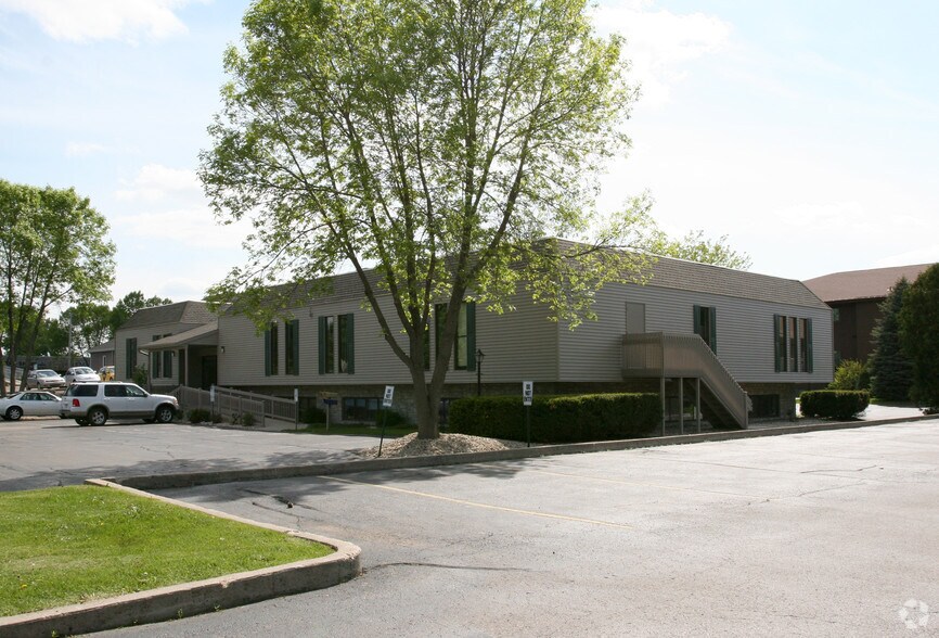 1334 Applegate Rd, Madison, WI à louer - Photo de l’immeuble – Image 2 sur 3