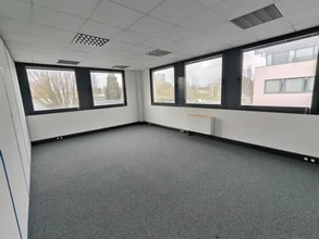 12 Avenue De Scandinavie, Les Ulis à louer Photo intérieure– Image 2 sur 3