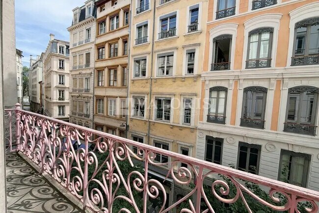 Plus de détails pour 19 Rue De L'Arbre Sec, Lyon - Bureau à louer