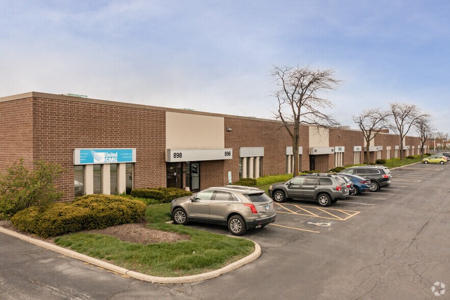870-898 Cambridge Dr, Elk Grove Village, IL à louer - Photo principale – Image 1 sur 6