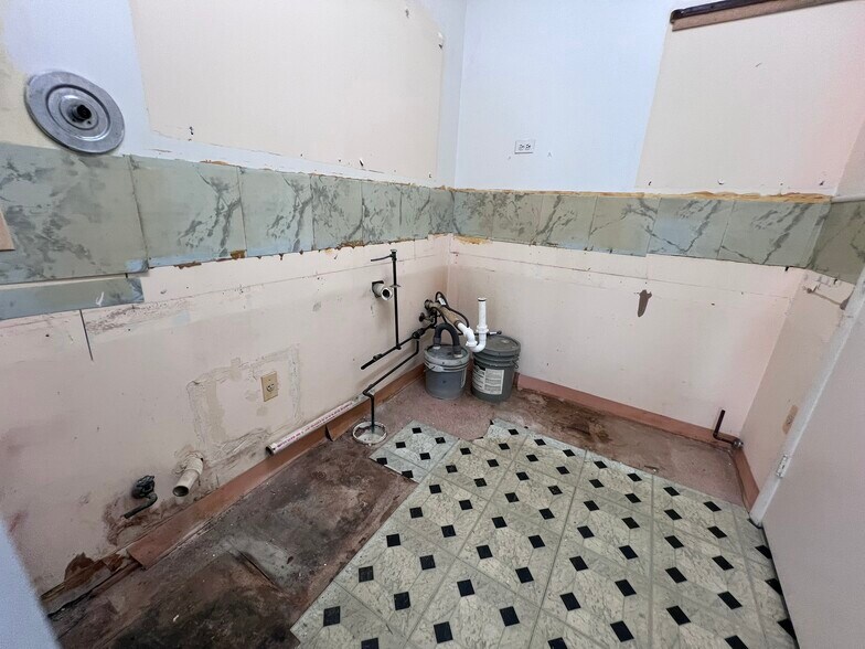 1728 N Rolling Rd, Baltimore, MD à louer - Photo intérieure – Image 3 sur 6