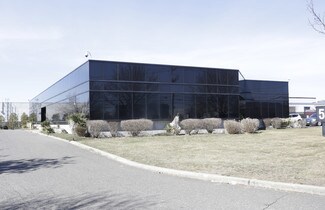 Plus de détails pour 550 Johnson Ave, Bohemia, NY - Bureau à vendre
