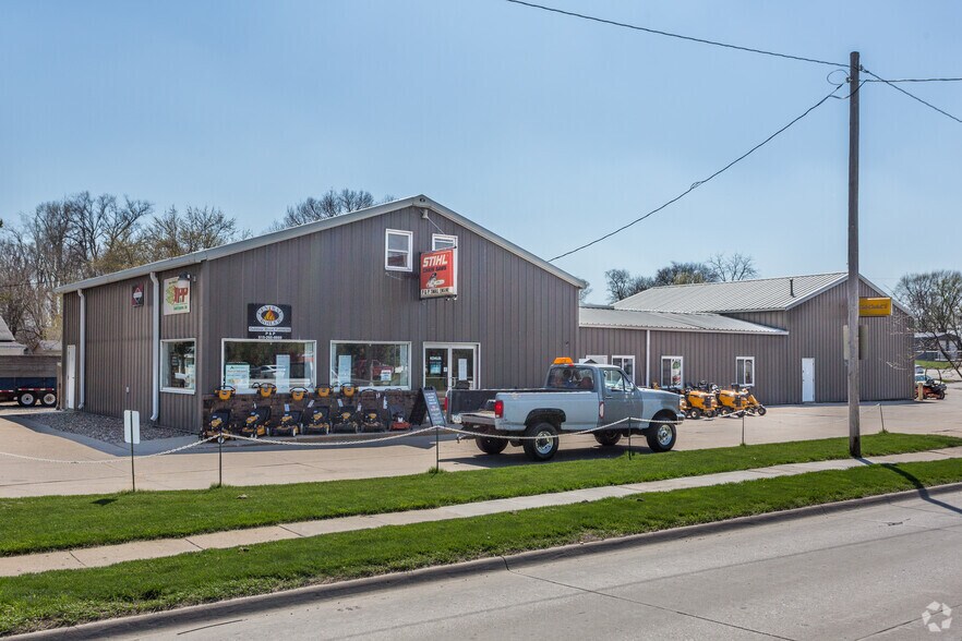 2715 E University Ave, Des Moines, IA à vendre - Photo principale – Image 1 sur 3