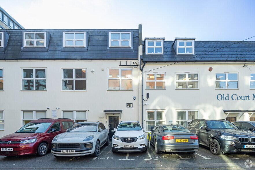311 Chase Rd, Londres à louer - Photo de l’immeuble – Image 2 sur 10
