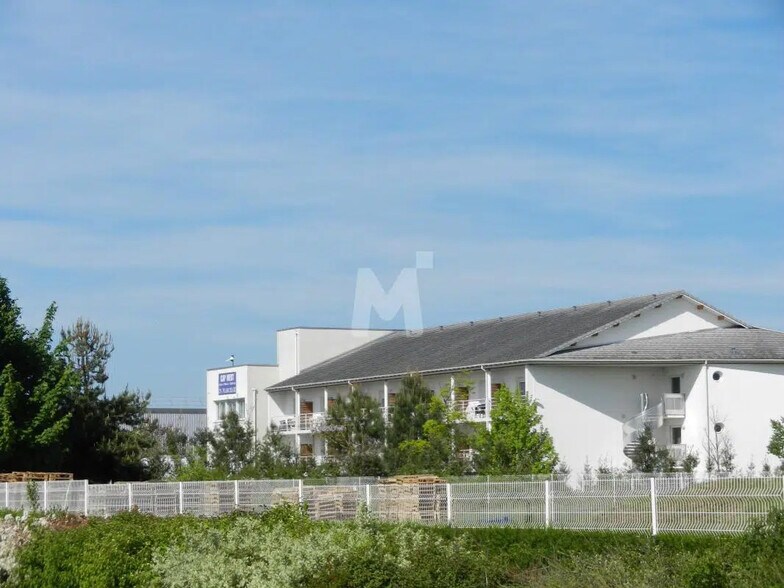 Bureau dans Saint-Michel-sur-Orge à louer - Photo de l’immeuble – Image 1 sur 8