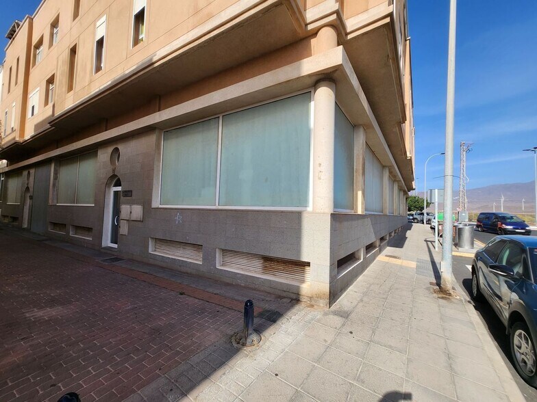 Calle Centrífuga, 1, Santa Lucía de Tirajana, Las Palmas à louer - Photo de l’immeuble – Image 3 sur 18