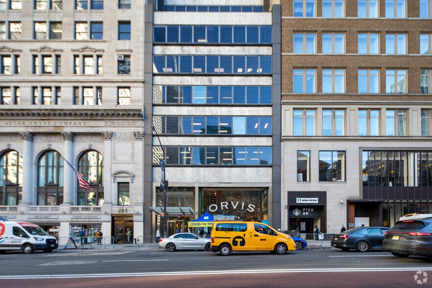 489 Fifth Ave, New York, NY à louer - Photo de l’immeuble – Image 3 sur 10
