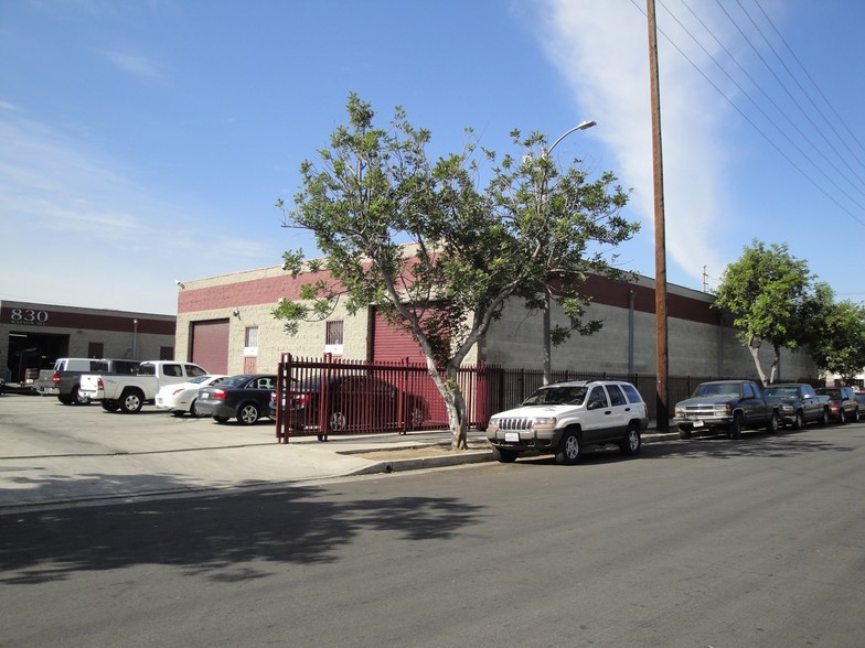 831 Mahar Ave, Wilmington, CA à louer - Photo de l’immeuble – Image 2 sur 10