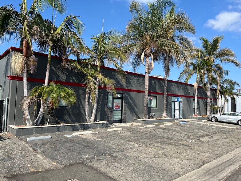 3265 E 59th St, Long Beach, CA à vendre - Photo de l’immeuble – Image 2 sur 9