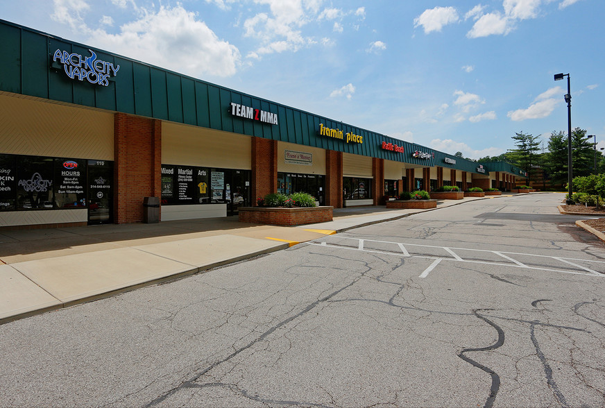 100-176 Four Seasons Shopping Ctr, Chesterfield, MO à louer - Photo principale – Image 1 sur 8