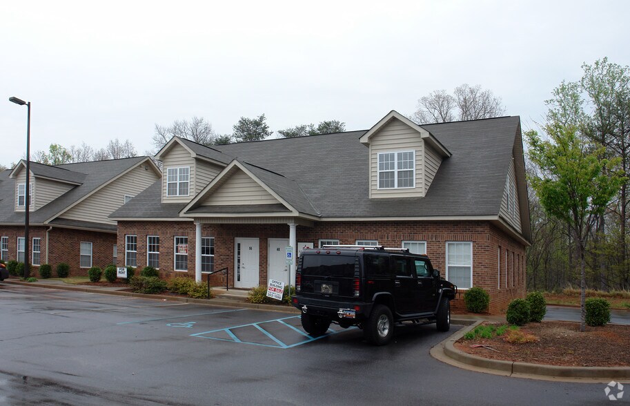 48 Saint Mark Rd, Taylors, SC à vendre - Photo de l’immeuble – Image 3 sur 12