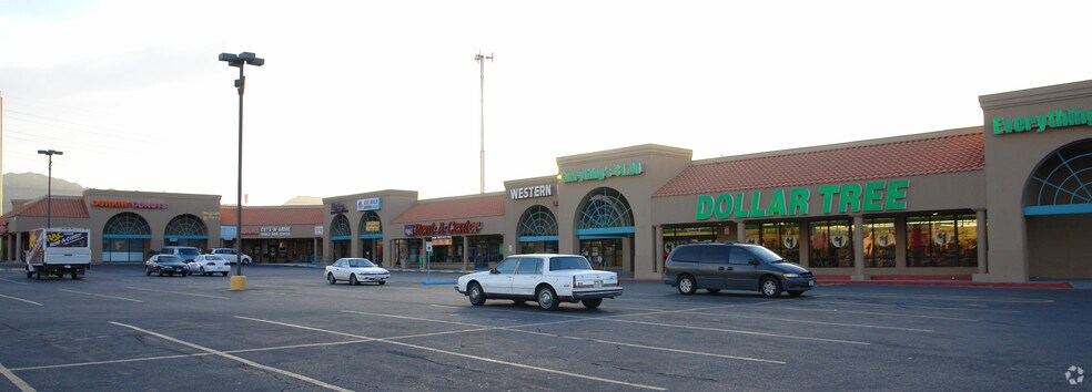 8041 N Mesa St, El Paso, TX à louer - Photo de l’immeuble – Image 3 sur 12