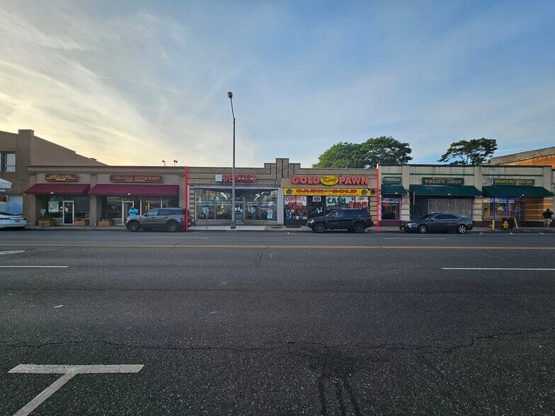 24-26 W Merrick Rd, Freeport, NY à vendre - Photo de l’immeuble – Image 2 sur 44