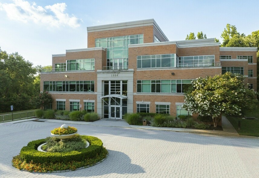 1984 Isaac Newton Sq W, Reston, VA à louer - Photo de l’immeuble – Image 1 sur 17