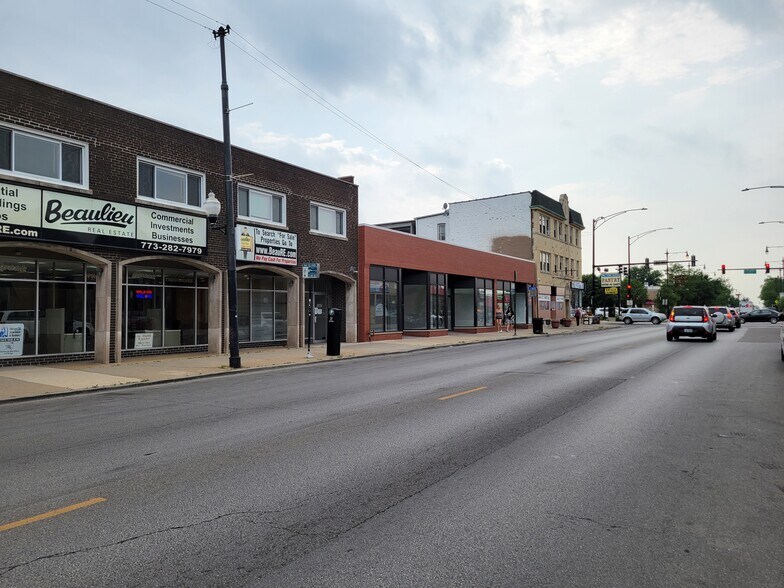 5349-5353 W Belmont Ave, Chicago, IL à vendre - Photo de l’immeuble – Image 2 sur 11