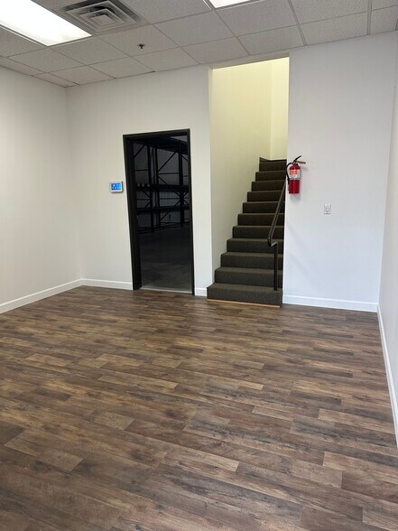 1135 Westminster Ave, Alhambra, CA à louer - Photo intérieure – Image 3 sur 12