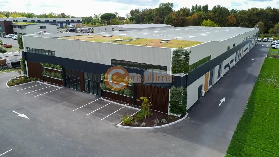Local d'activités dans Salleboeuf à vendre - Photo de l’immeuble – Image 3 sur 3