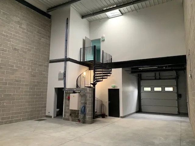 Local d’activités dans BOIS-D'ARCY à louer Photo intérieure– Image 1 sur 3