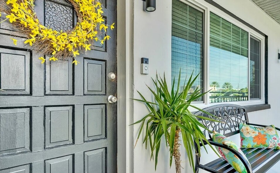 223 Dolphin Pt, Clearwater, FL à vendre - Photo de l’immeuble – Image 3 sur 17