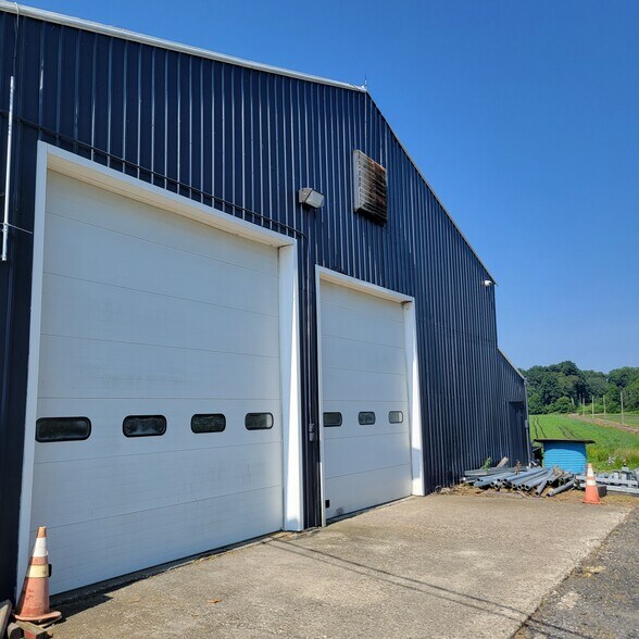 907 Pulaski Hwy, Goshen, NY à vendre - Photo de l’immeuble – Image 3 sur 20