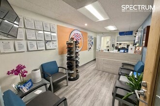 18433 Roscoe Blvd, Northridge, CA à louer Photo intérieure– Image 1 sur 8