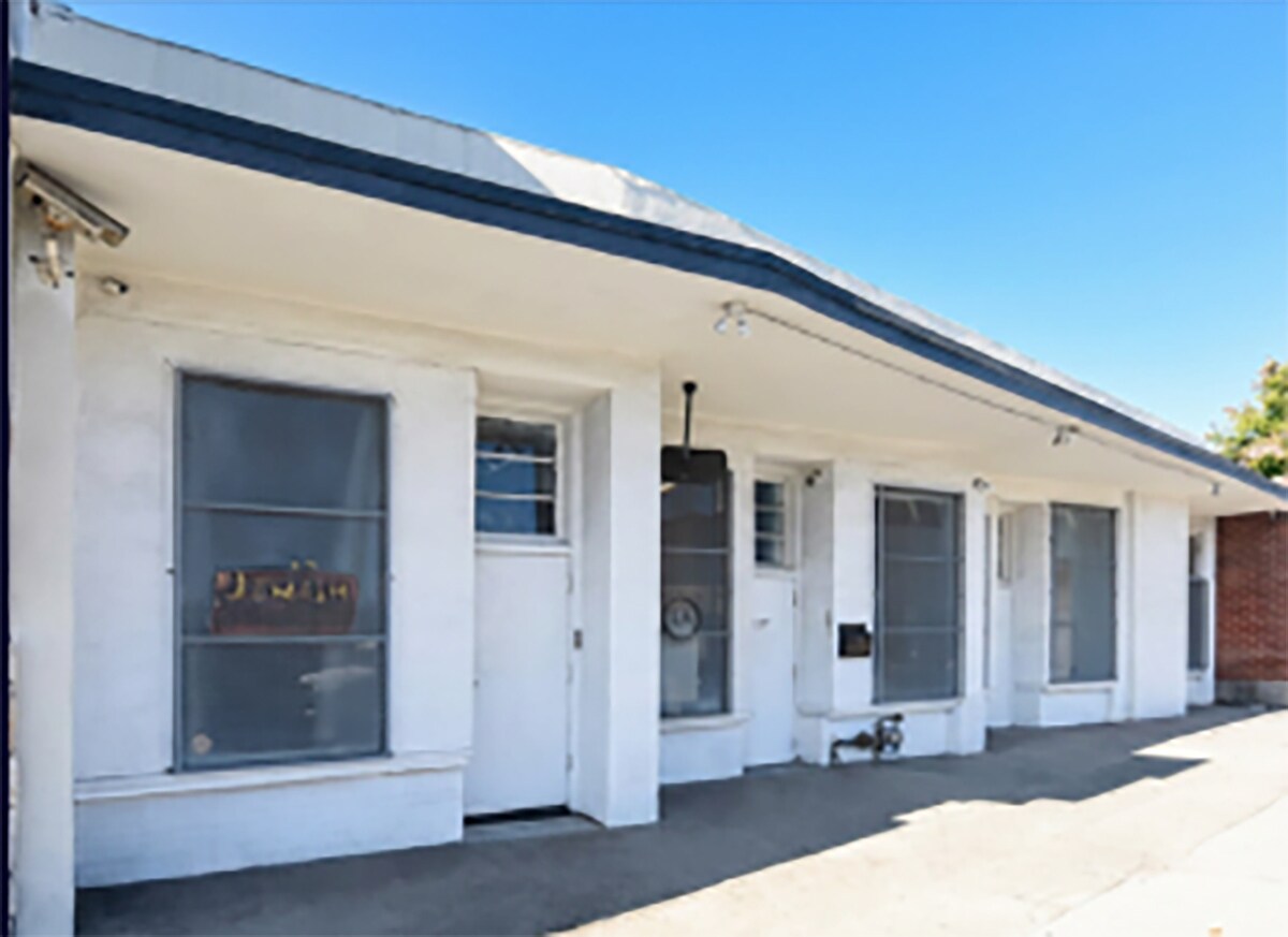 1627 S La Cienega Blvd, Los Angeles, CA à vendre Photo de l’immeuble– Image 1 sur 11