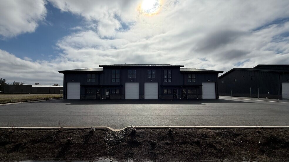 2016 Commerce, Medford, OR à louer - Photo de l’immeuble – Image 2 sur 11