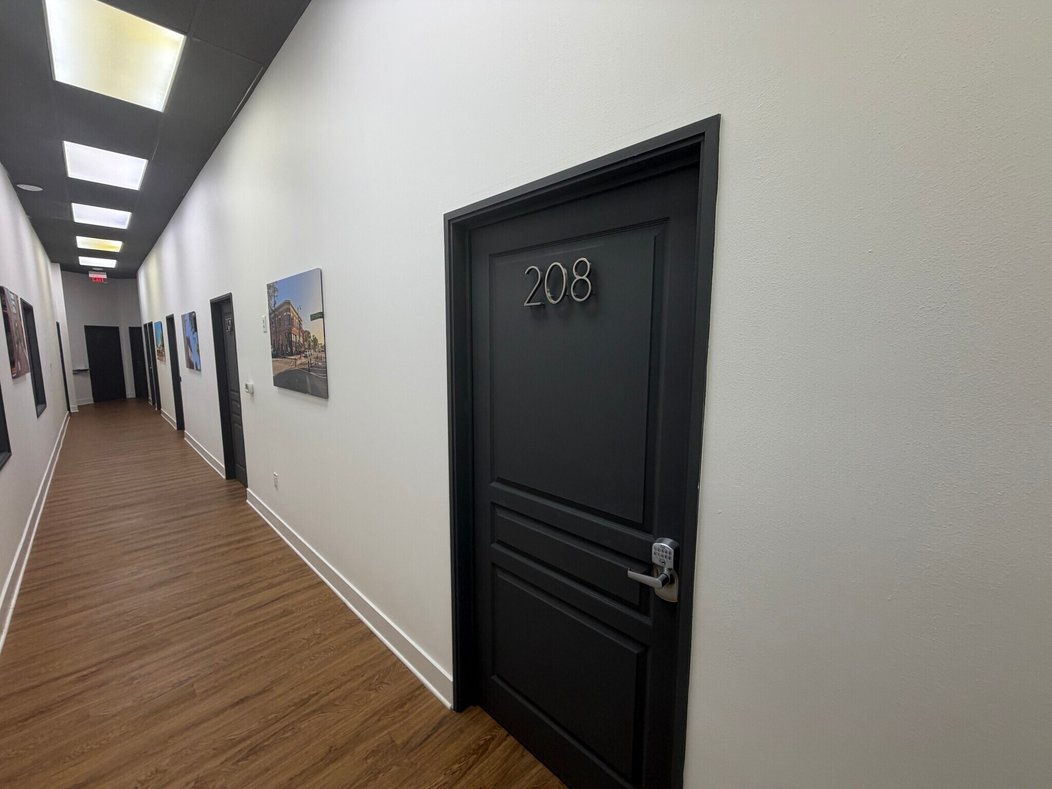 200 E Chapman Ave, Orange, CA à louer Photo intérieure– Image 1 sur 6