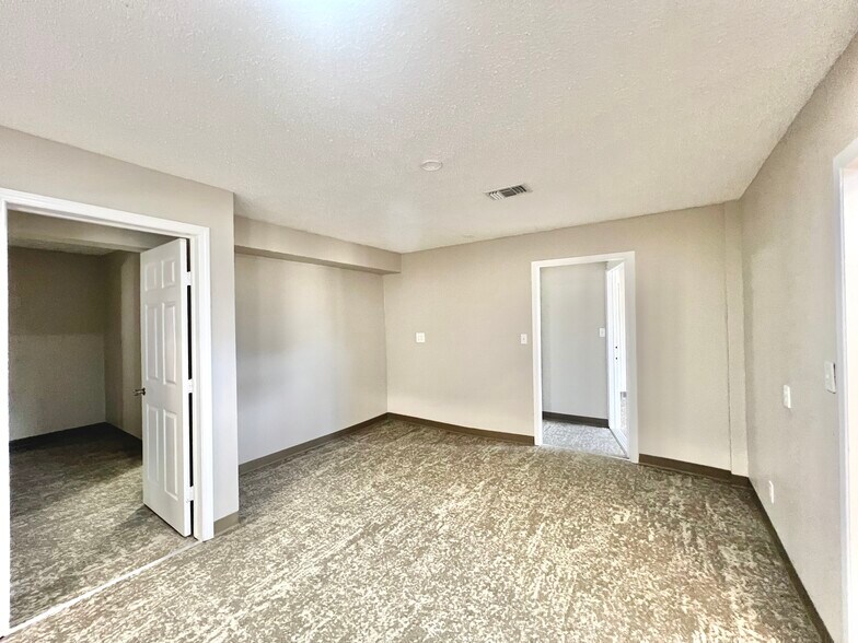 14006 Old Highway 59 N, Splendora, TX à louer - Photo intérieure – Image 3 sur 12