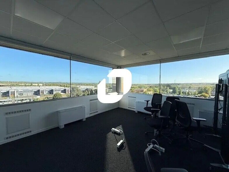 Bureau dans SAINT-OUEN-L'AUMONE à louer - Photo de l’immeuble – Image 1 sur 18