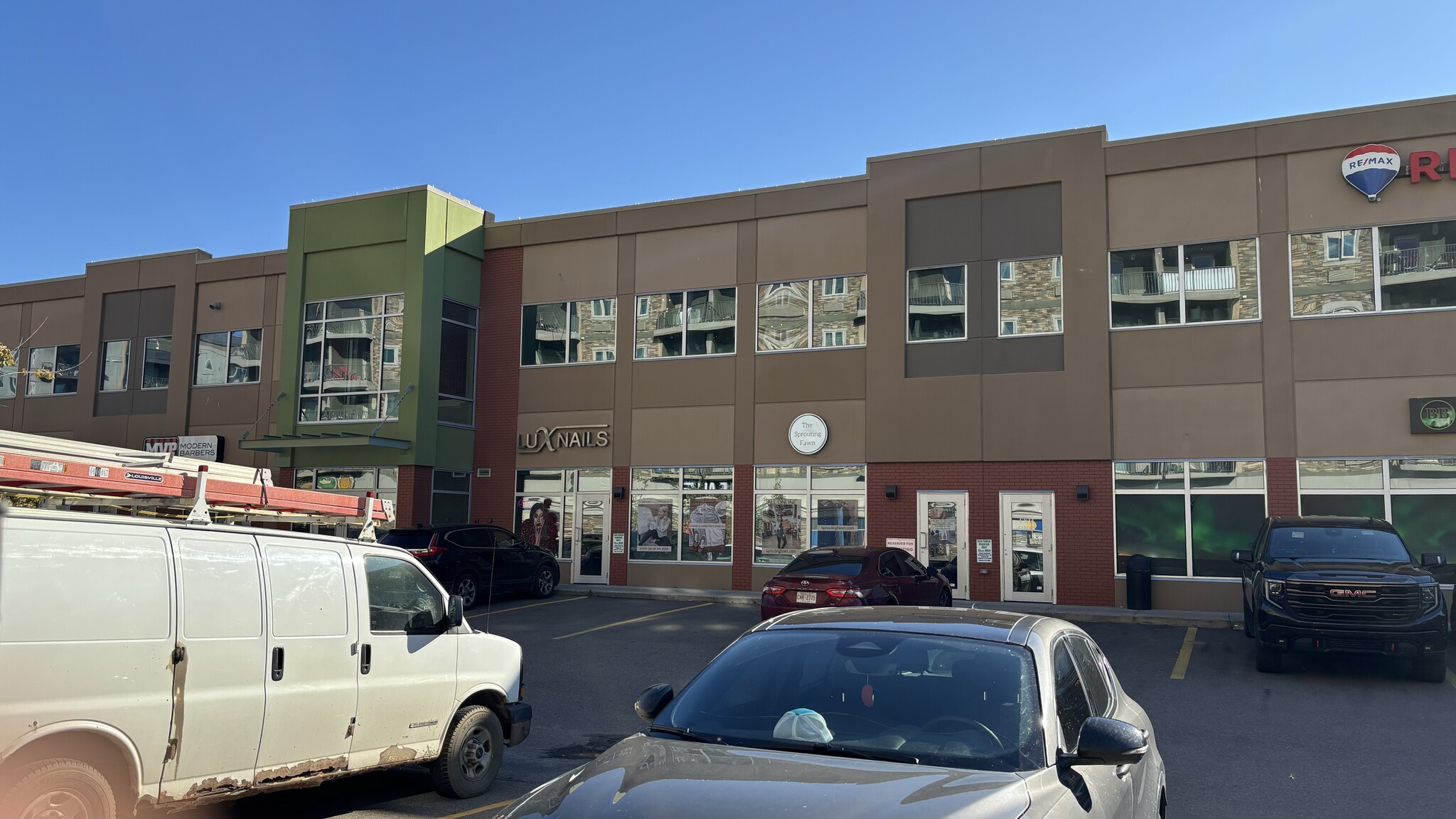 8520 Manning Ave, Fort McMurray, AB à louer Photo de l’immeuble– Image 1 sur 16