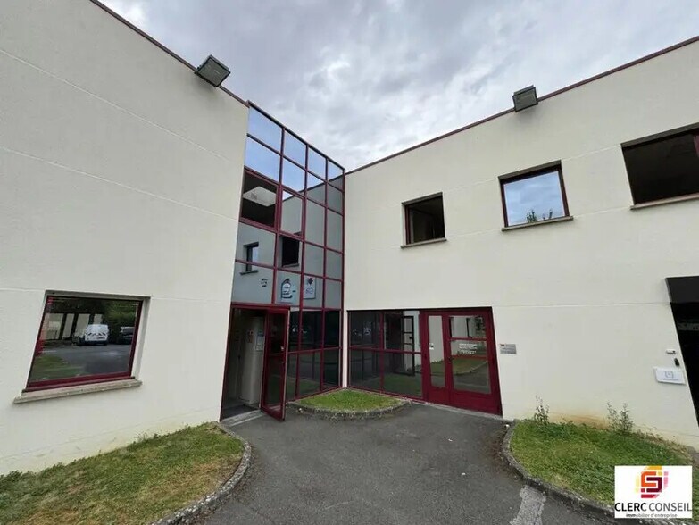 Bureau dans Évreux à louer - Photo de l’immeuble – Image 2 sur 8
