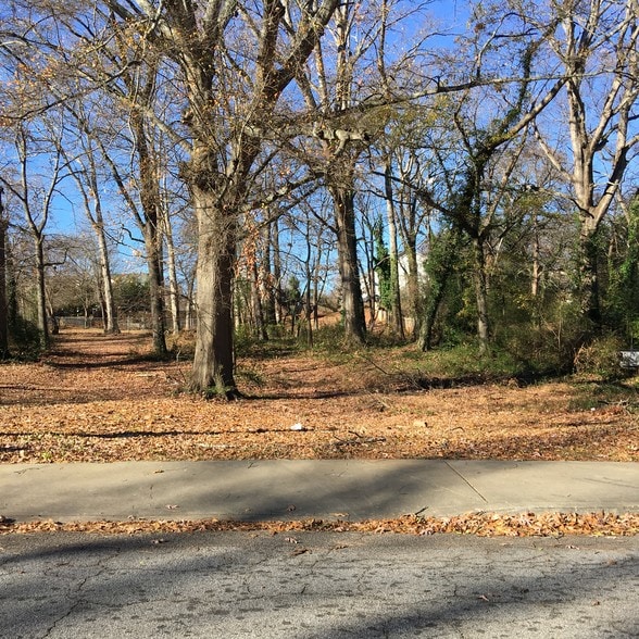 2735 Harris St, East Point, GA à vendre - Photo principale – Image 1 sur 2
