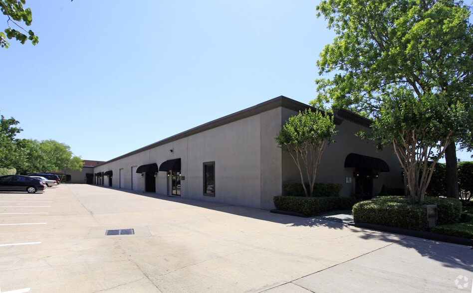 5455 Dashwood Dr, Bellaire, TX à louer - Photo principale – Image 3 sur 7