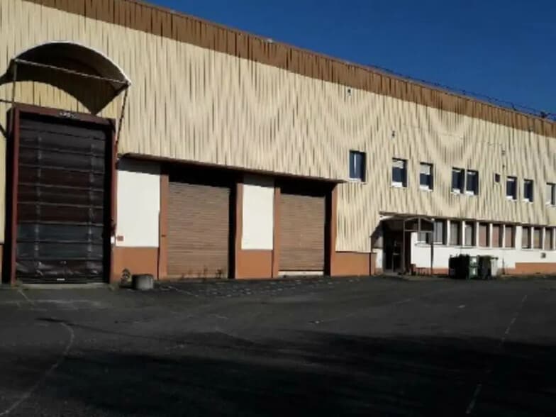 Local d'activités dans CARSAC-AILLAC à vendre - Photo de l’immeuble – Image 2 sur 4