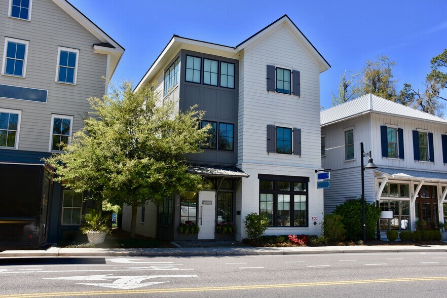 212 Bluffton Rd, Bluffton, SC à louer - Photo de l’immeuble – Image 2 sur 4