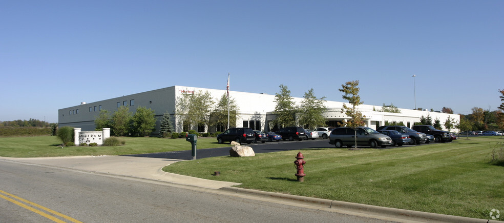 675 Mondial Pky, Streetsboro, OH à louer - Photo de l’immeuble – Image 2 sur 22