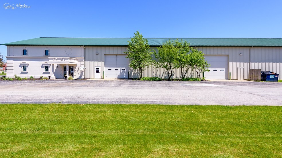 1255 Erie Ct, Crown Point, IN à louer - Photo de l’immeuble – Image 3 sur 19